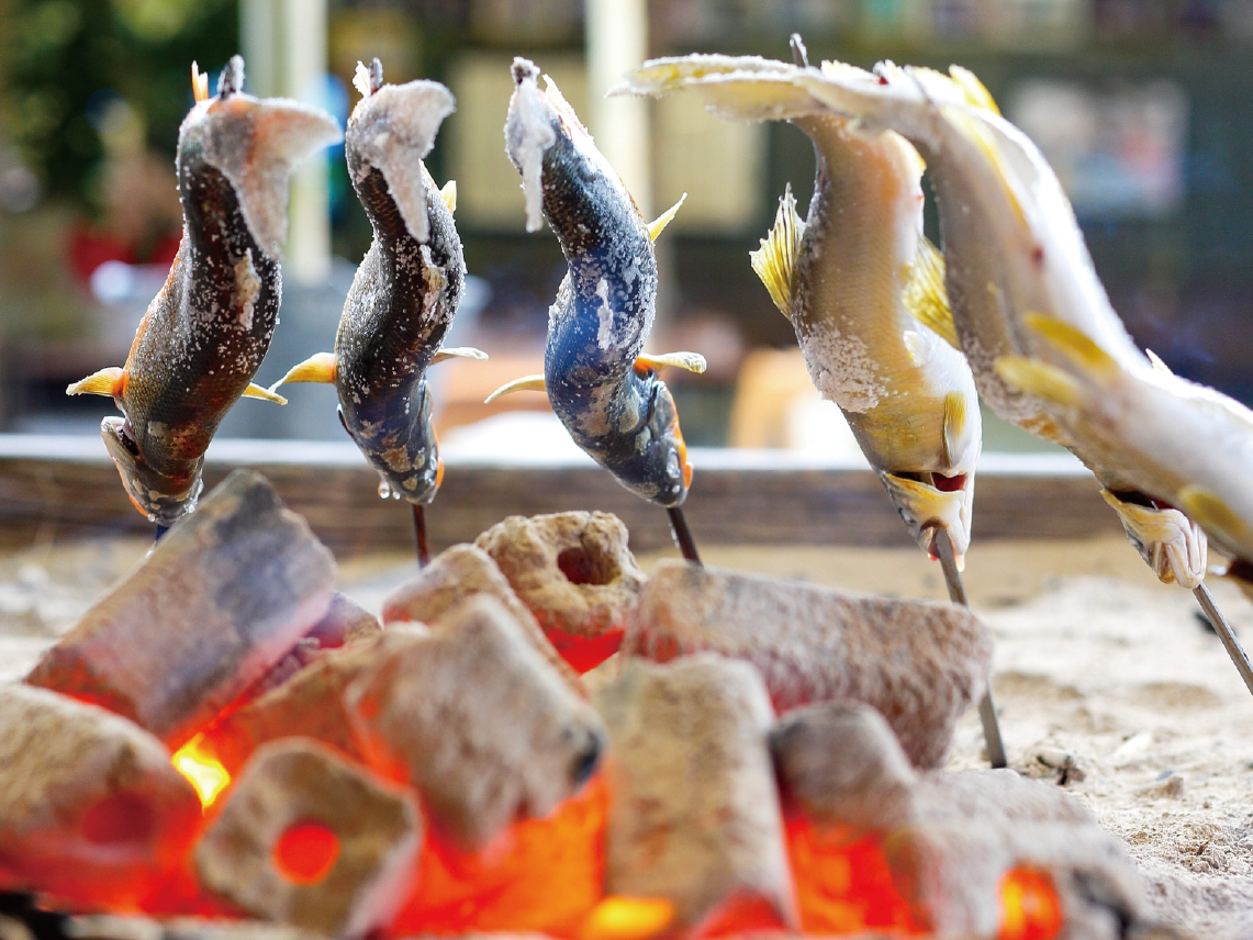 囲炉裏茶屋 かわせみ